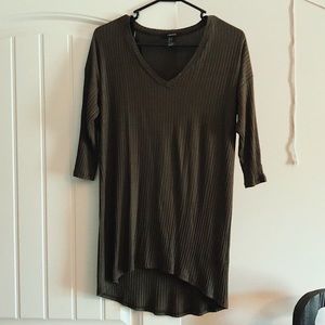 F21 army green, ribbed, 1/2 sleeve top!